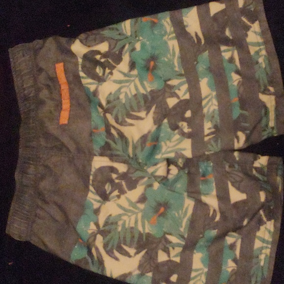 Used Floral print, boys swim shorts, medium (8-10), brand: Cherokee - Picture 4 of 4